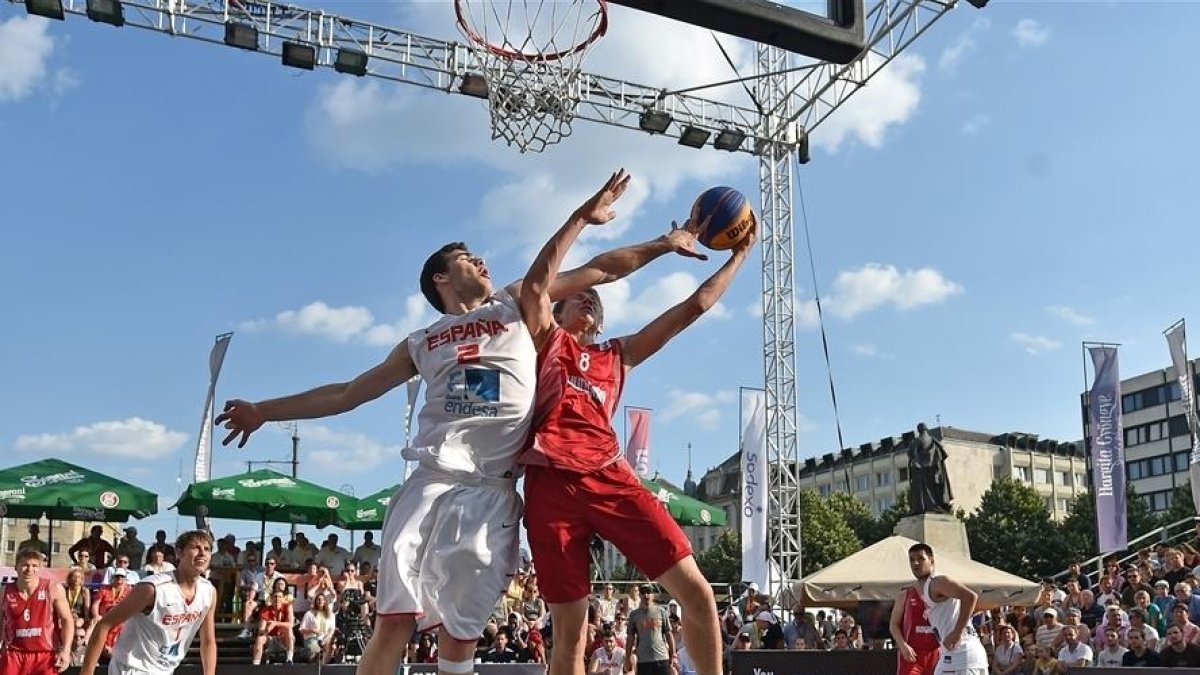 Imatge d'una competició de bàsquet 3x3.