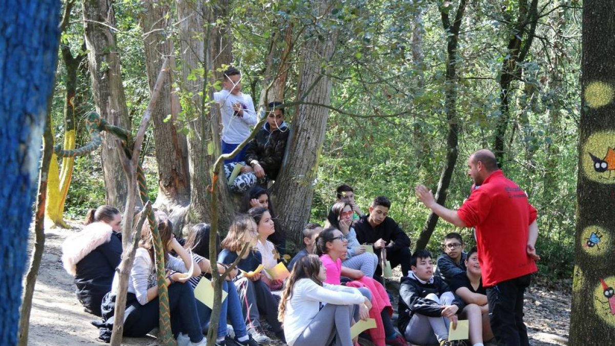 Los estudiantes de 1º de ESO realizaron una salida a la Granja Escola de Santa Maria de Palautordera.