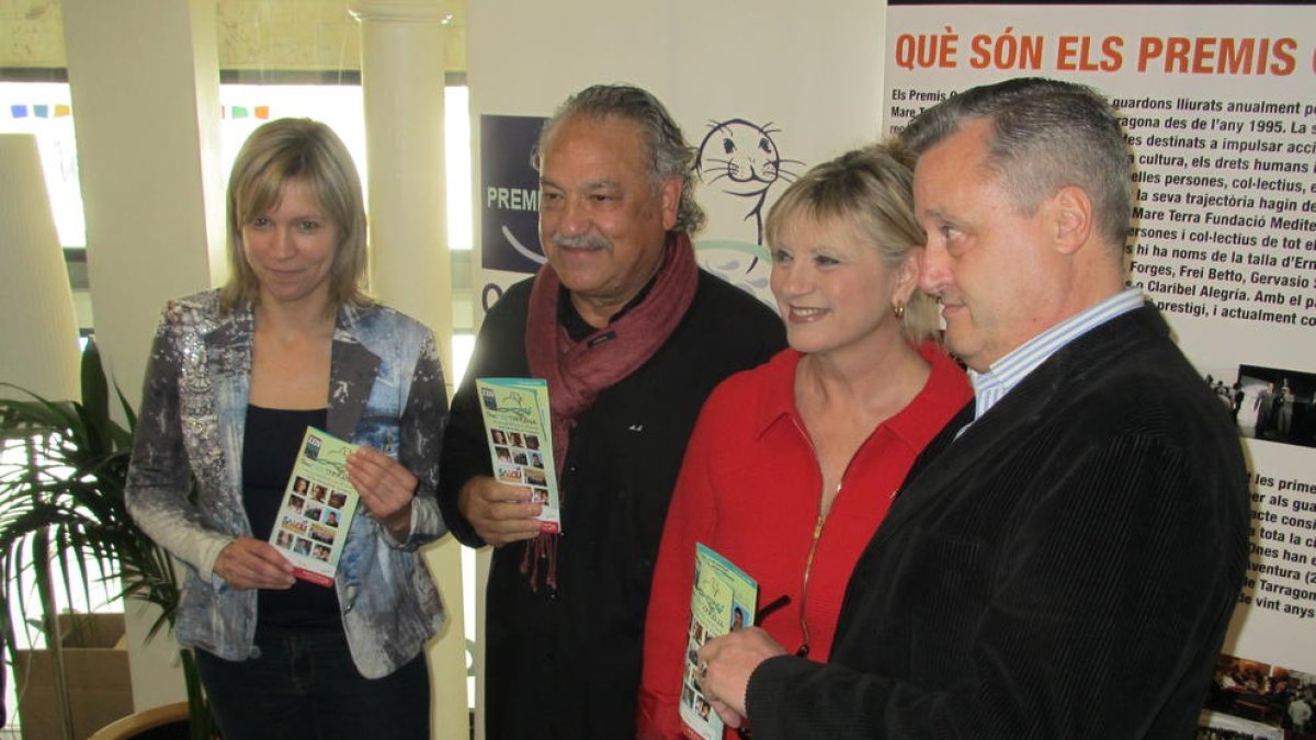 Los organizadores de los Premios Olas|Ondas durante la presentación de la 24ª edición.