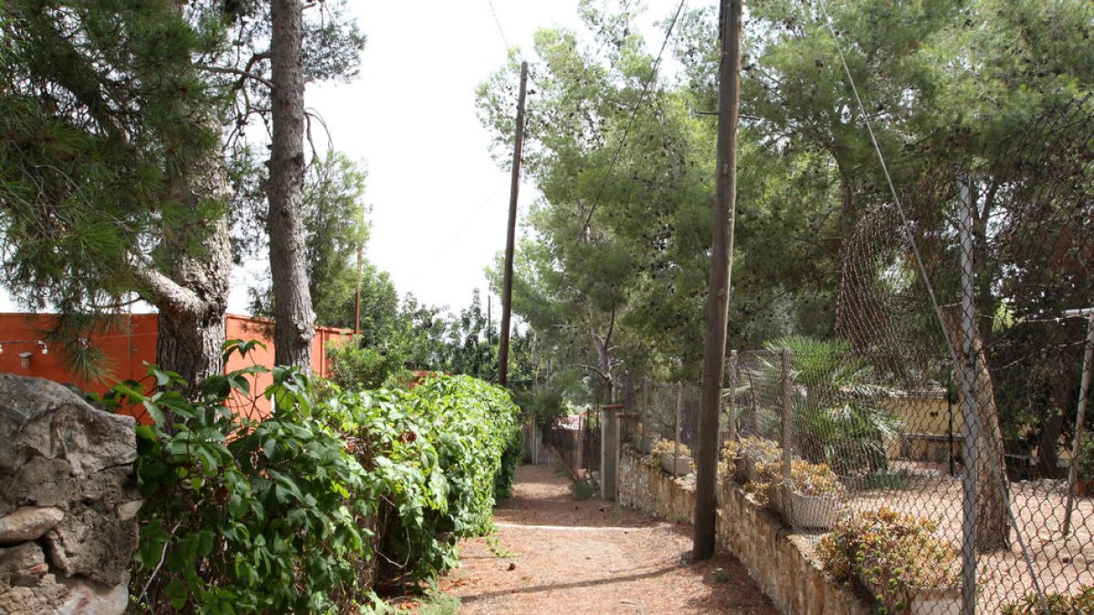 Aquest serà un dels carrers que s'urbanitzarà quan s'hagin aprovat els tràmits de manera definitiva.