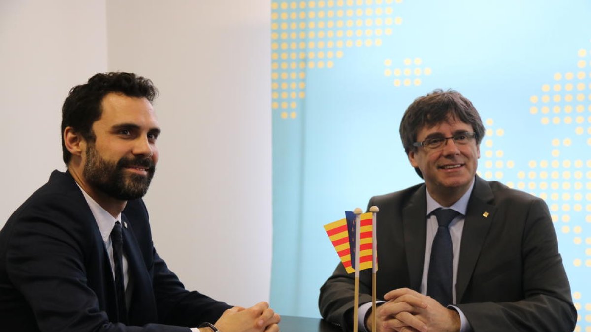 El president del Parlament, Roger Torrent reunit amb Carles Puigdemont a Brussel·les.