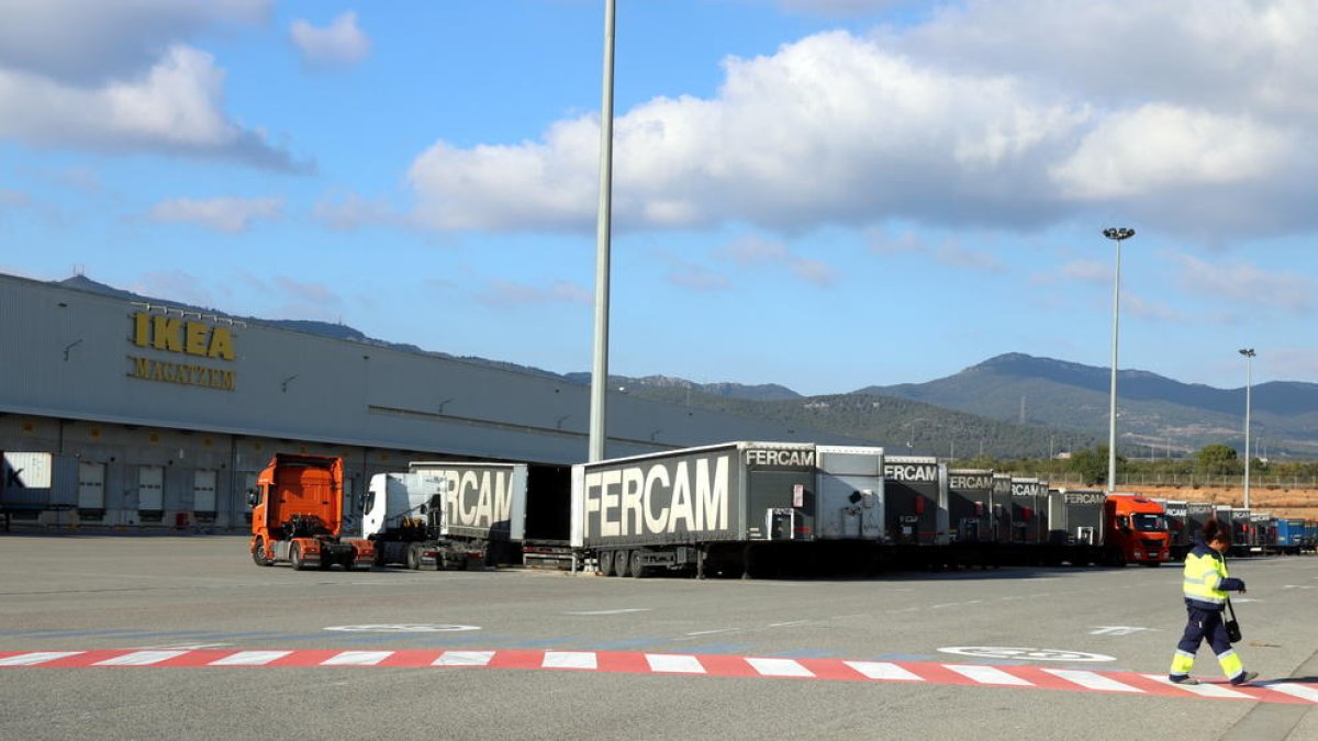 Exterior del centre logístic que la multinacional Ikea té a la ciutat de Valls.