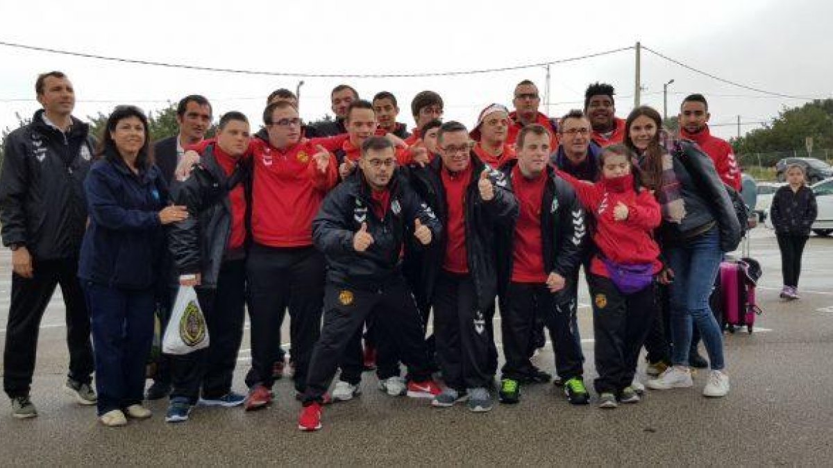 El equipo del Nàstic Genuine ya ha puesto rumbo a Mallorca.