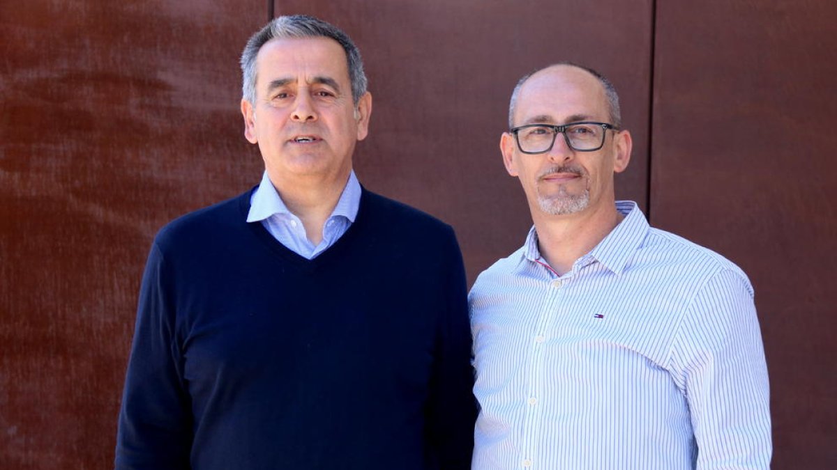 Los alcaldes de Llorenç del Penedès y Banyeres del Penedès, Jordi Marlès i Amadeu Benach, después de declarar a los juzgados del Vendrell