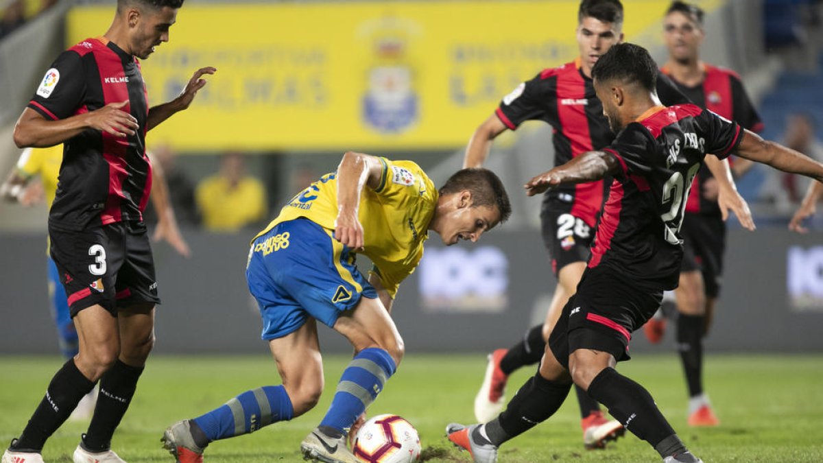 La Unión Deportiva Las Palmas es va acabar imposant a un CF Reus Deportiu molt afectat pel gran nombre de baixes.