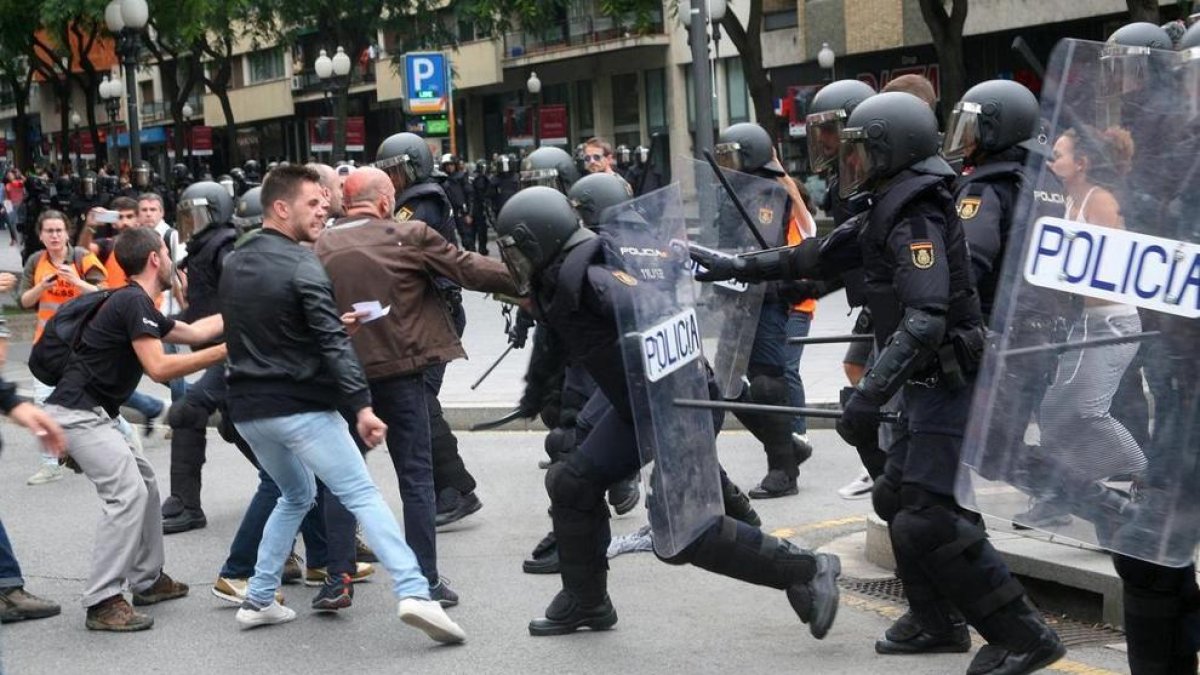 Imatge d'una de les actuacions de la policia a Tarragona.