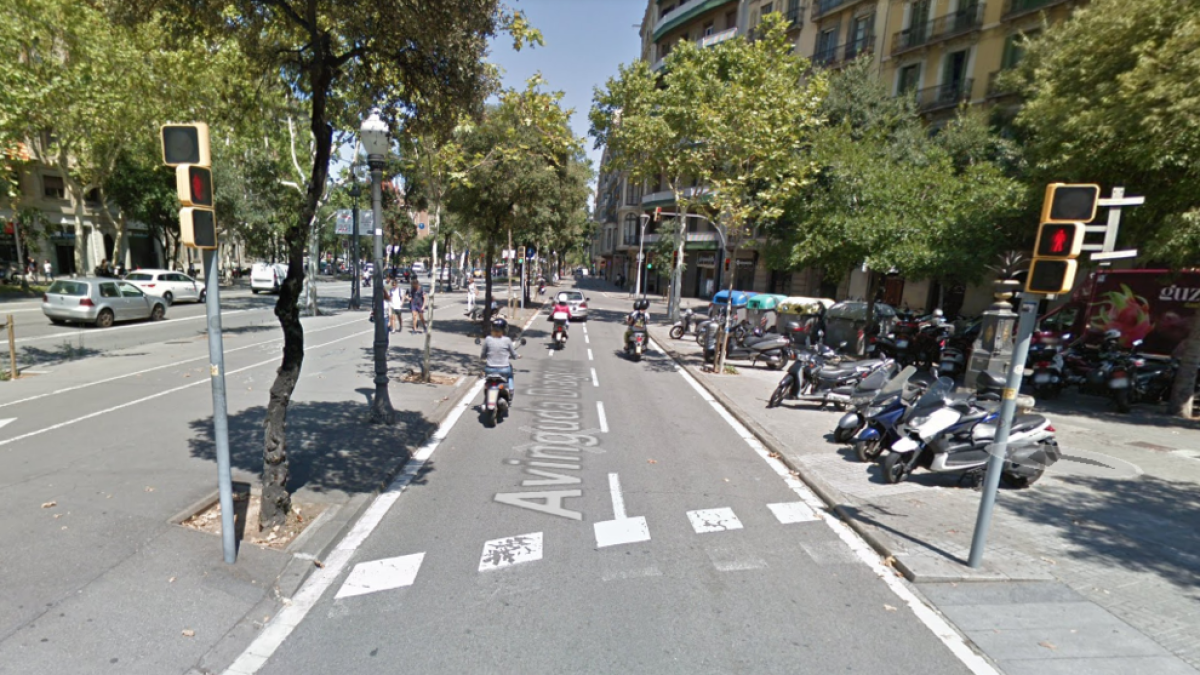 El atropello se produjo en la confluencia de las calles Pau Claris y Avinguda Diagonal.