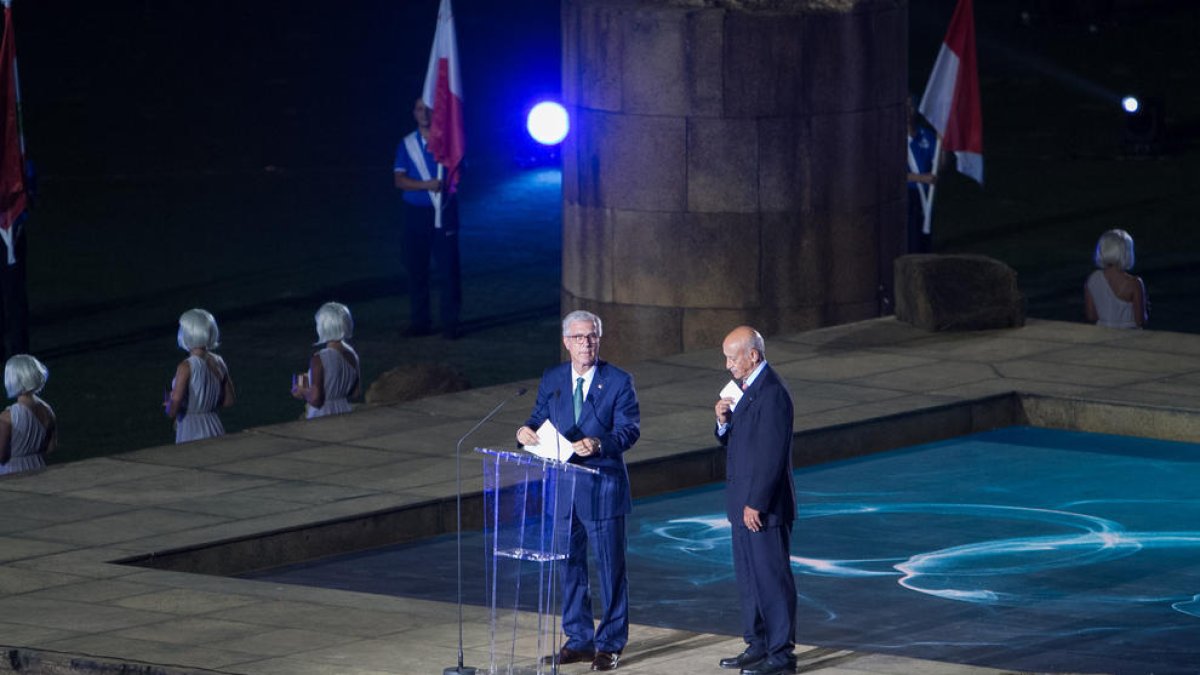 Josep Félix Ballesteros fent el parlament a la inauguració dels Jocs Mediterranis