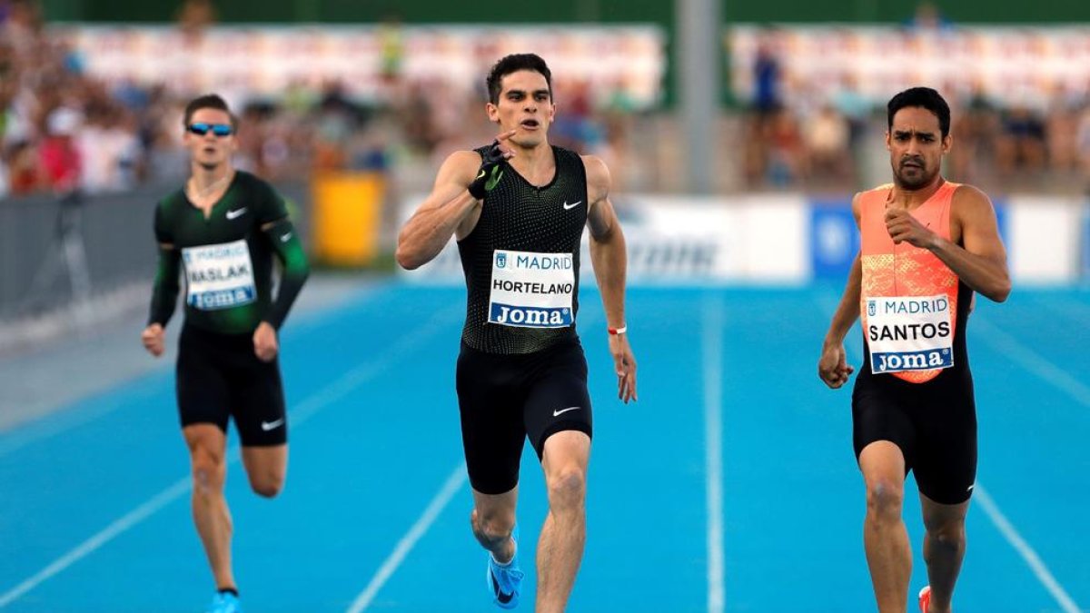 Bruno Hortelano en un moment de la competició dels 400 metres