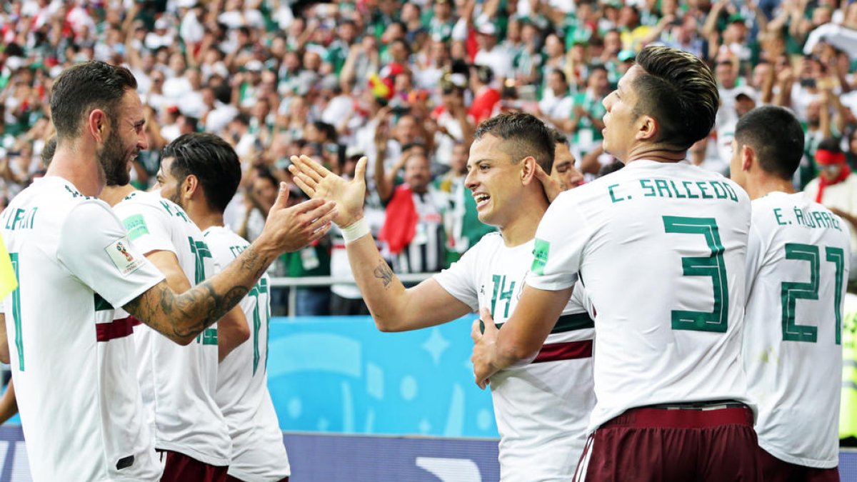 Mèxic celebra el gol de Chicharito.