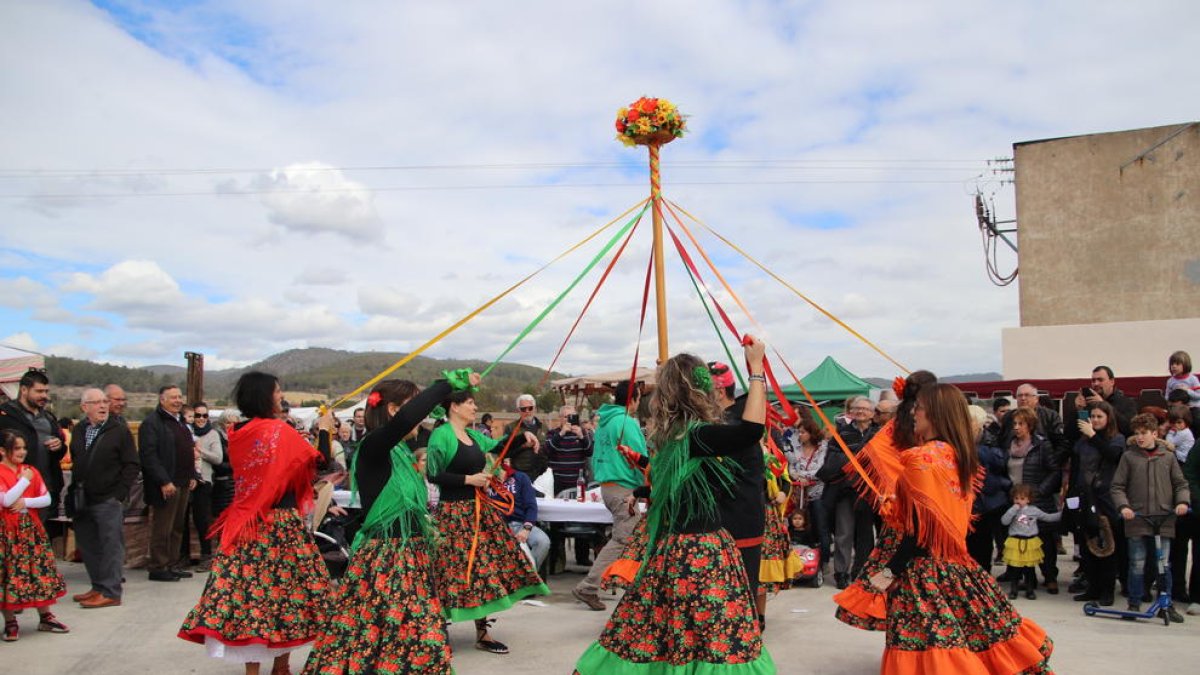 El Ball de Gitanes de la Bisbal también participará en el acto.