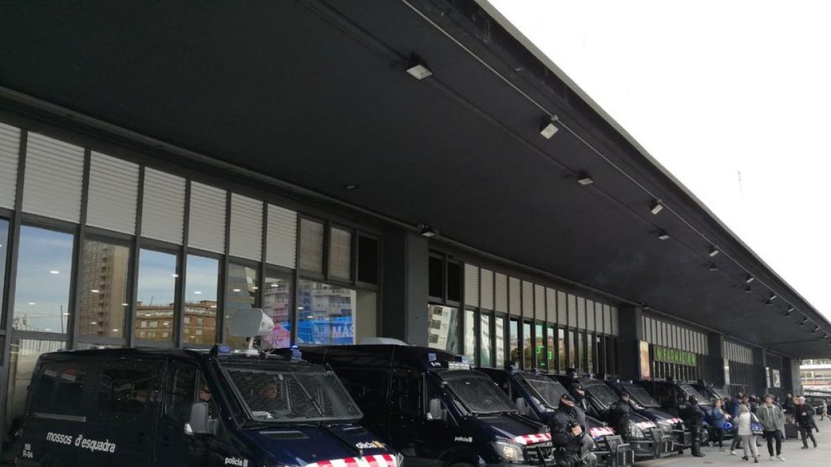 La estación de Sants cuenta con un gran dispositivo policial.