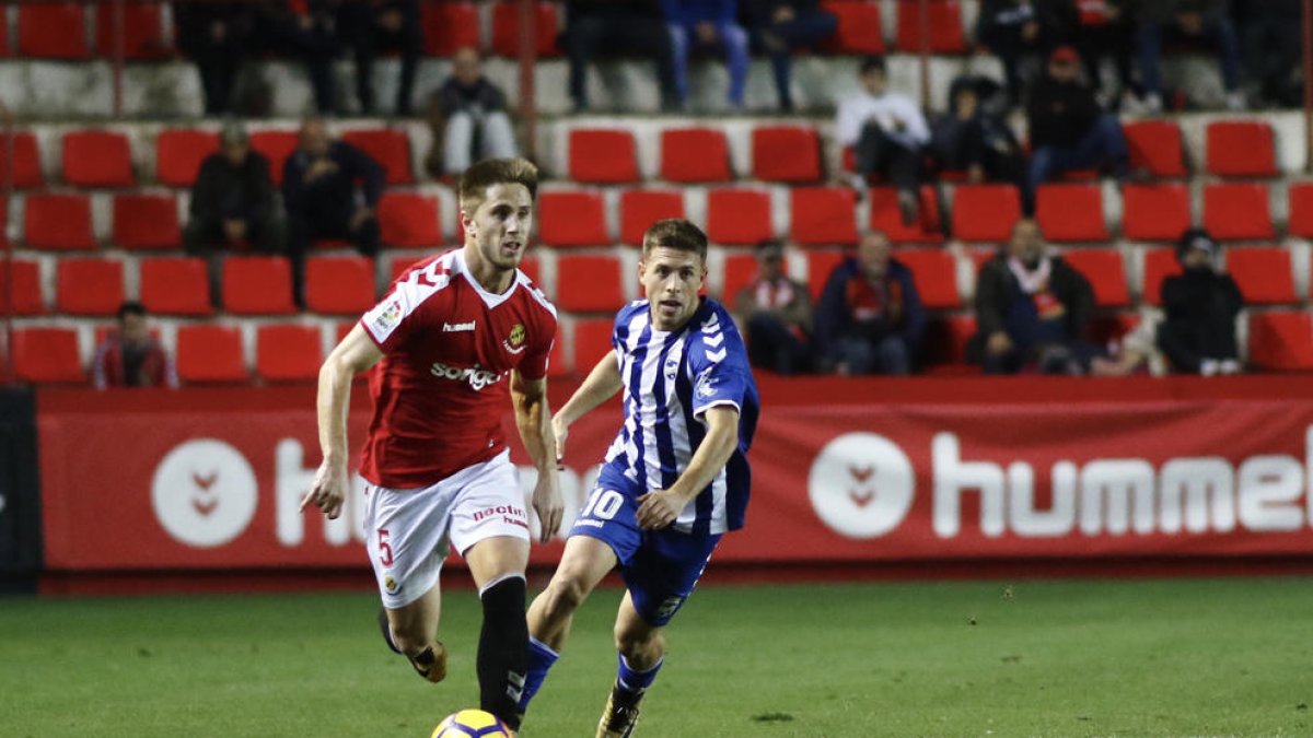 Jon Gaztañaga, durant el Nàstic-Lorca de la primera volta, que va acabar amb victòria visitant (0-2).