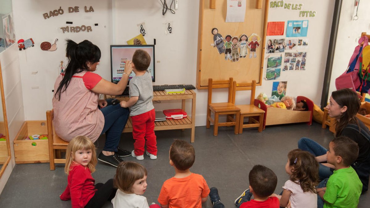 Infants a l'escola bressol El Marfull, en una imatge d'arxiu