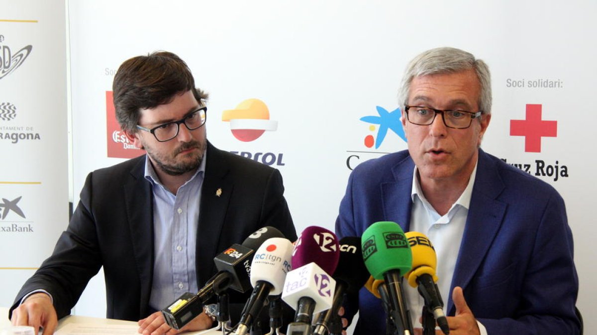 Pla mig de l'alcalde de Tarragona, Josep Fèlix Ballesteros, i del coordinador dels Jocs Mediterranis, Javier Villamayor.