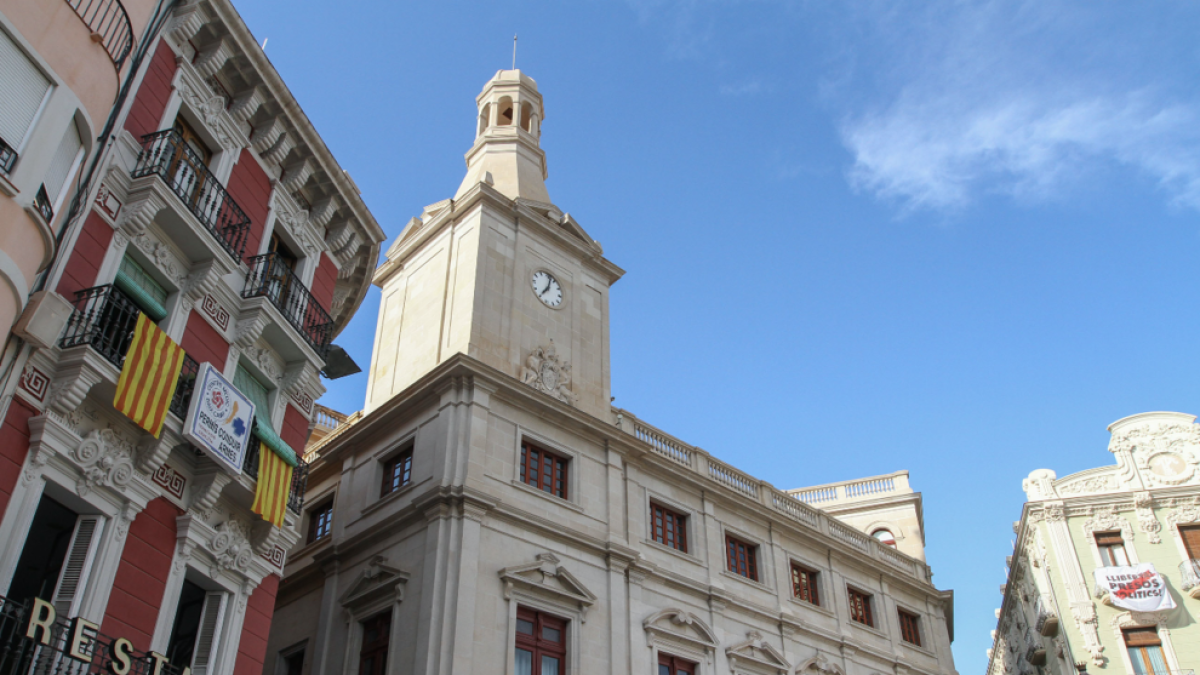Una imagen de archivo de la fachada del palacio municipal.