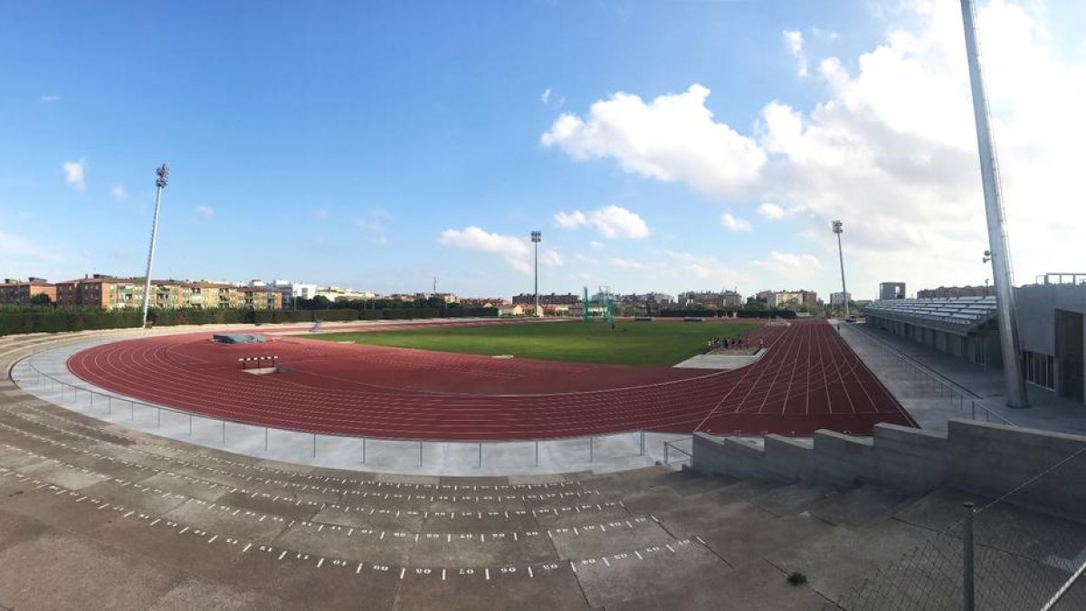 Imagen del remodelado Estadio de Atletismo de Campclar.