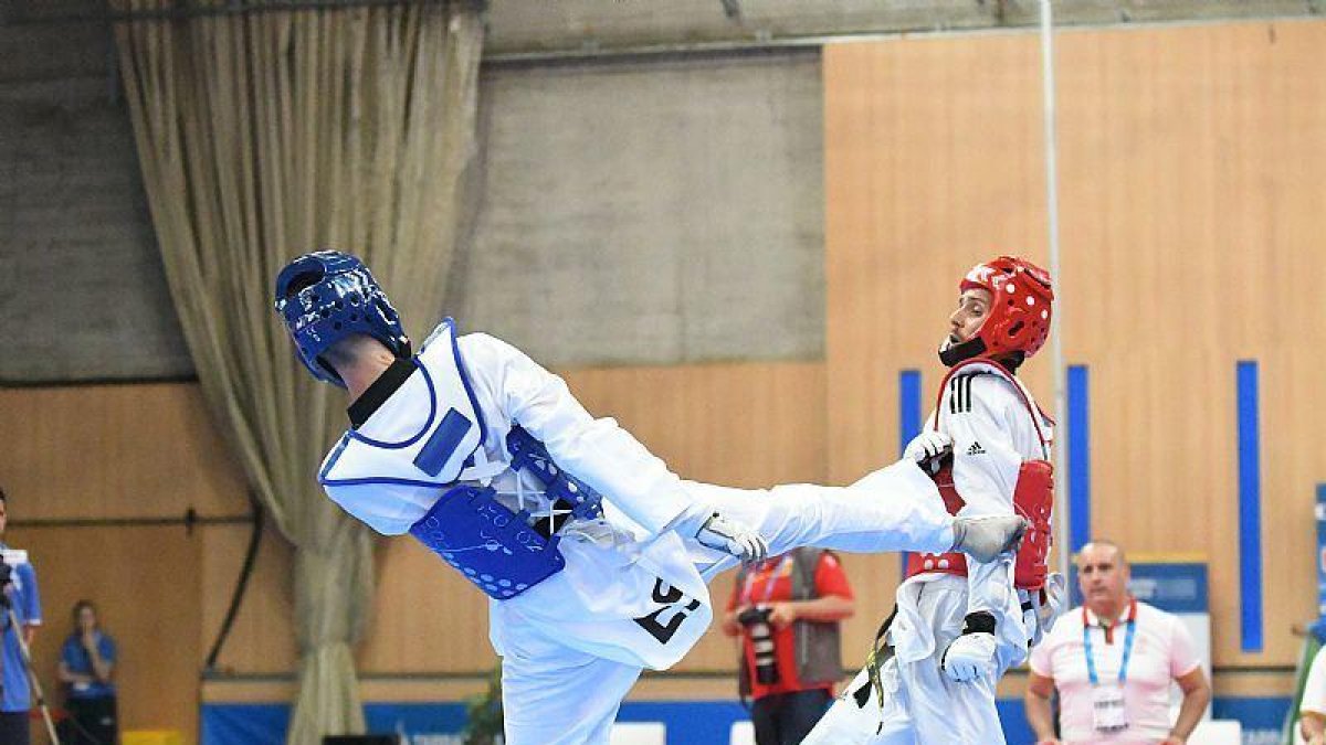 Un dels combats de taekwondo a Salou.