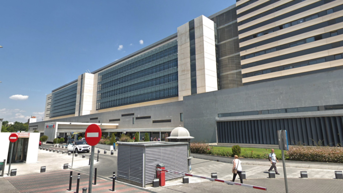 Imatge de l'entrada a l'hospital on van tenir lloc els fets.