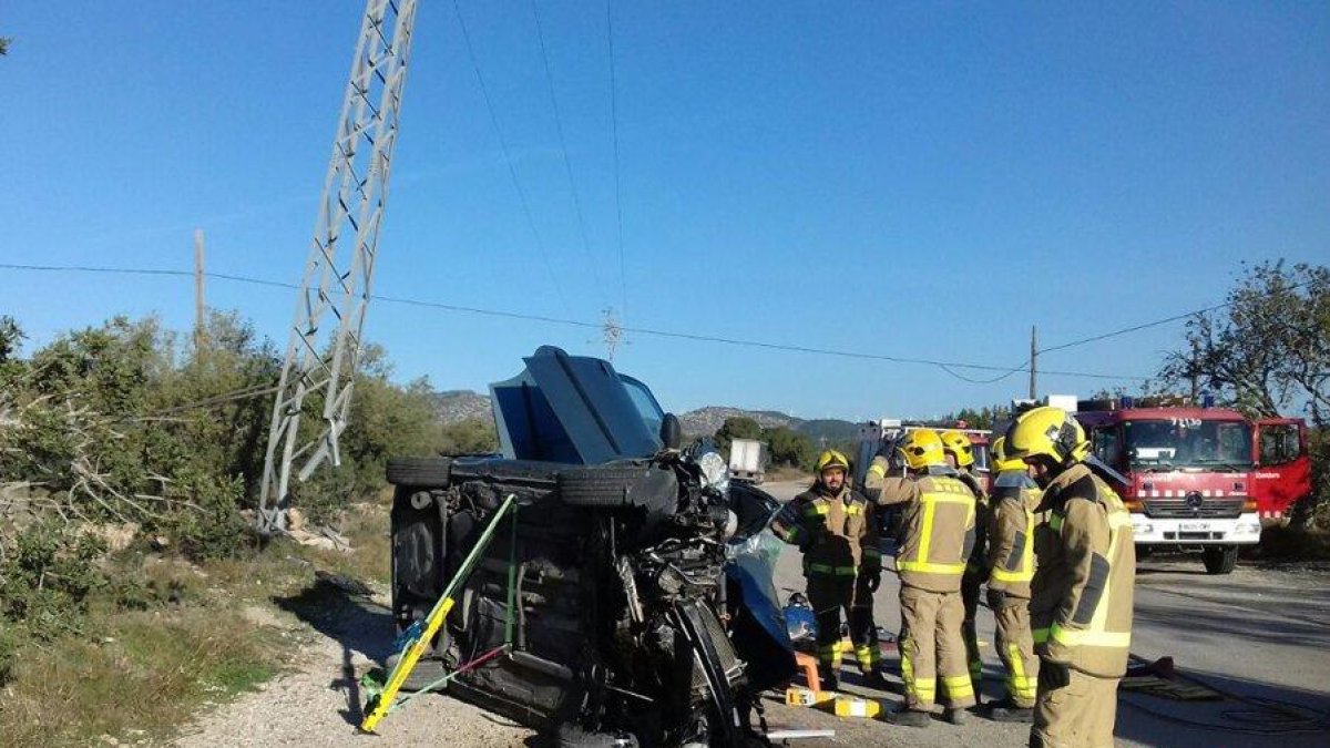 Els Bombers han actuat en l'accident.