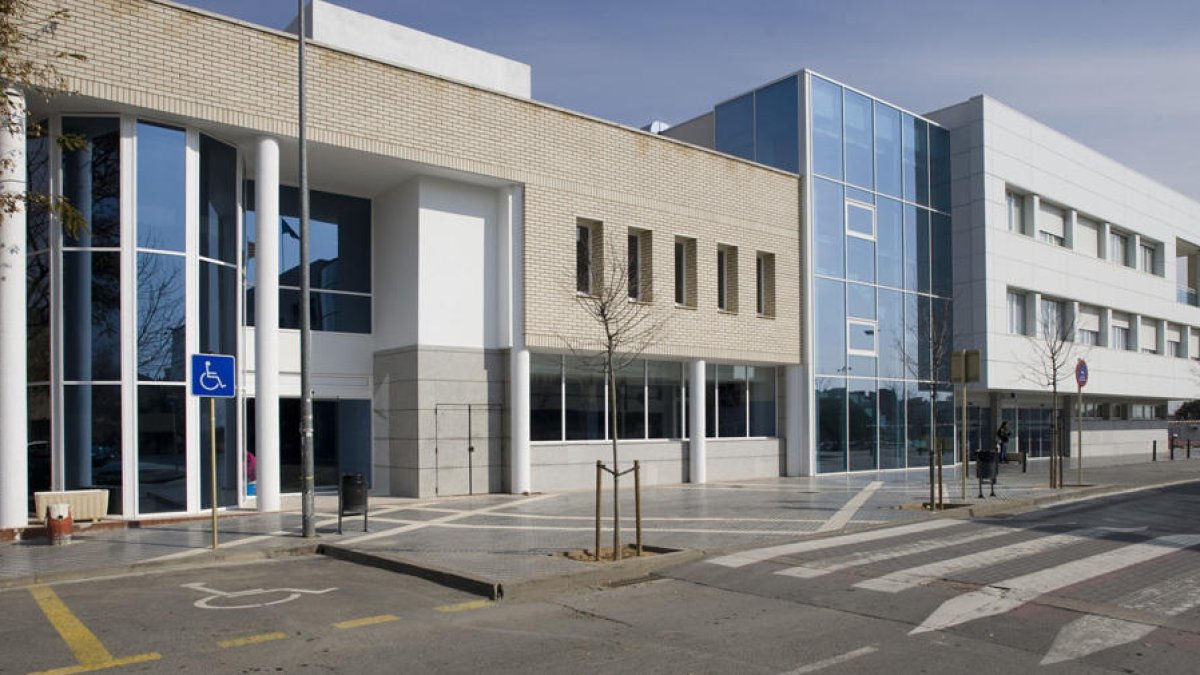 Façana de l'Hospital Lleuger de Cambrils on es passa consulta ginecològica.