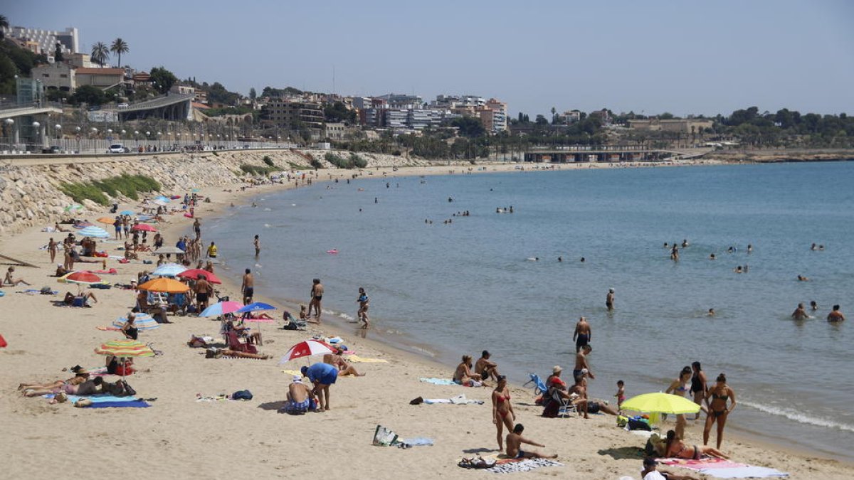 La platja del Miracle de Tarragona, en una imatge del passat 2 d'agost.