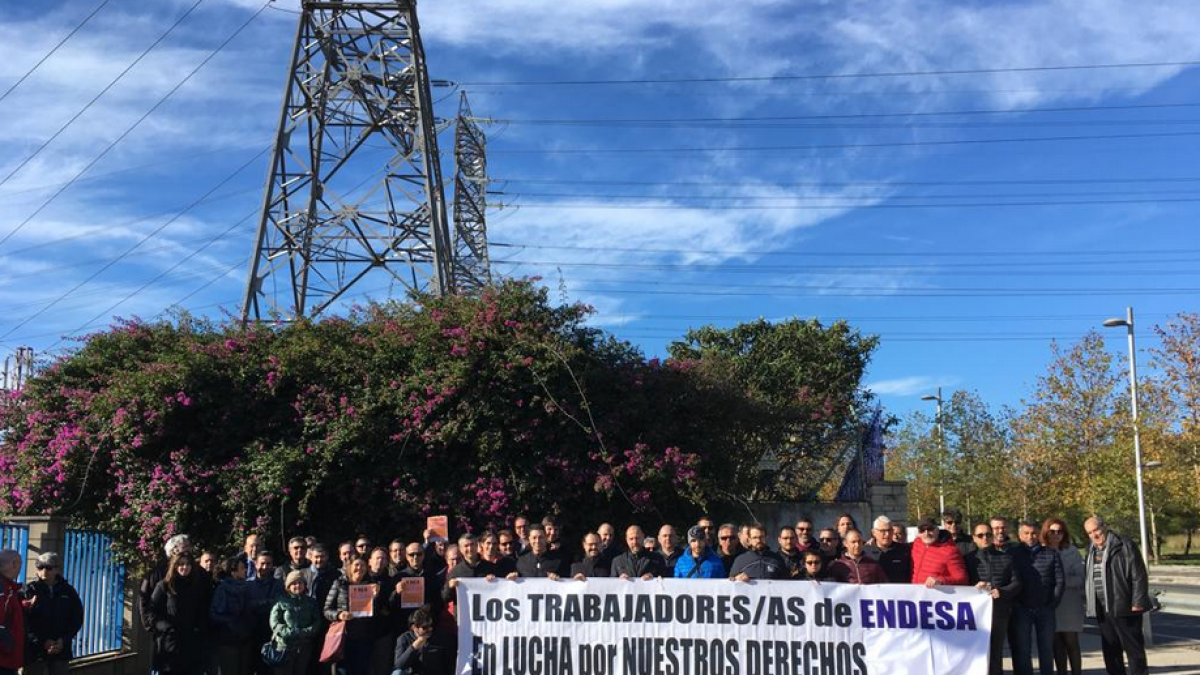 Imagen de una concentración que trabajadores de la empresa Endesa llevaron a cabo recientemente.