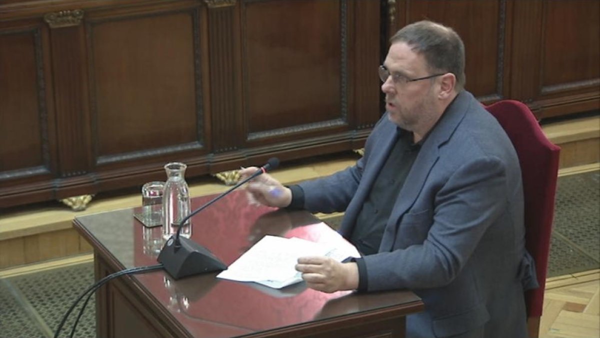 Plano medio del líder de ERC, Oriol Junqueras, durante el último turno de palabra en el Tribunal Supremo.