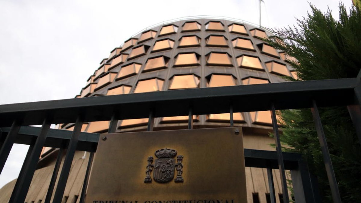 Fachada del edificio que acoge el Tribunal Constitucional español.