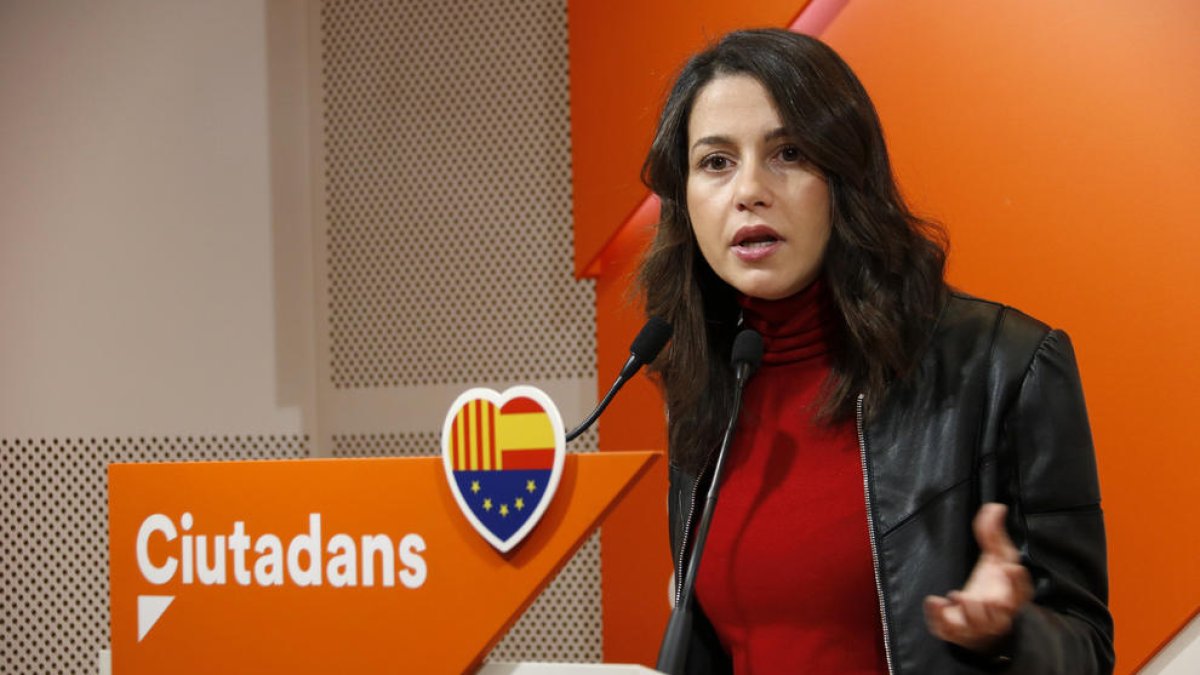 La líder de Cs a Catalunya, Inés Arrimadas, en roda de premsa a la seu del partit.