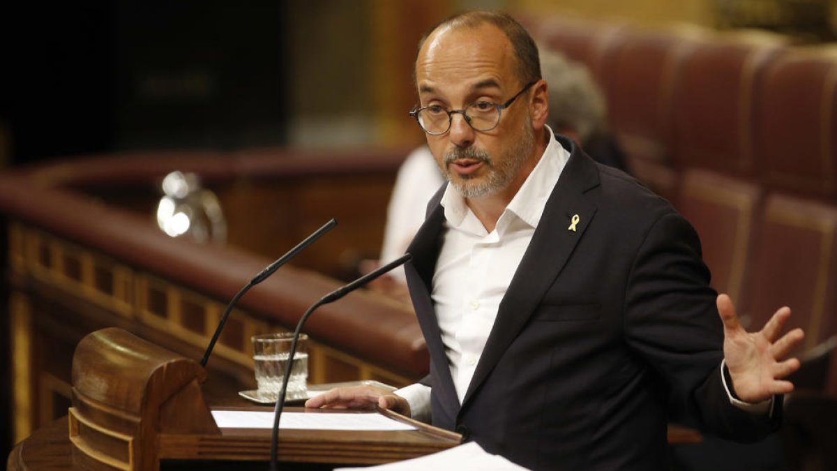 El portavoz del PDeCAT en el Congreso de Diputados, Carles Campuzano, durante el debate de la moción de censura al presidente del gobierno, Mariano Rajoy