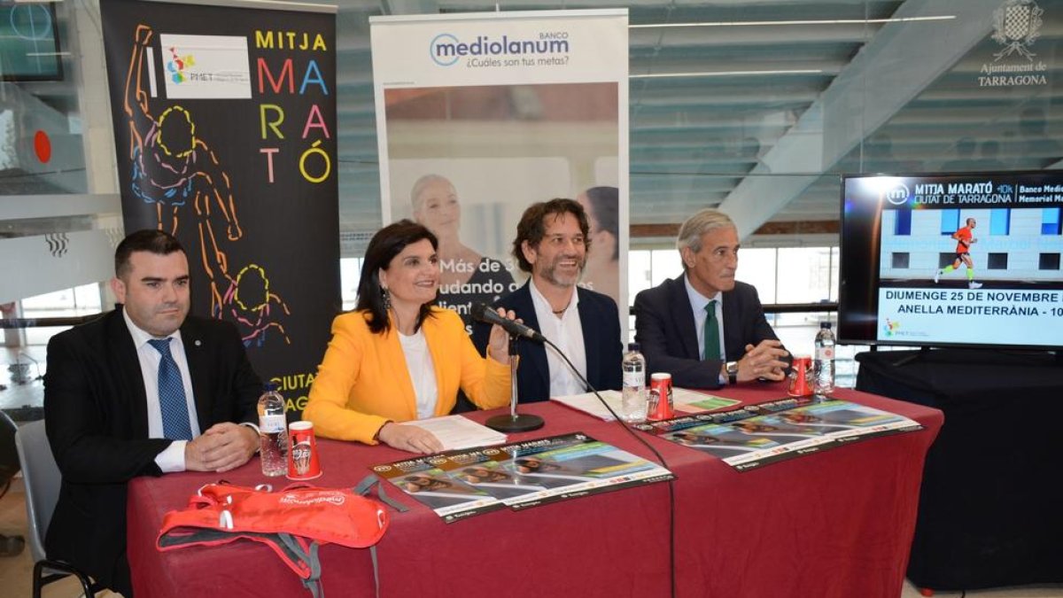 Imatge de la roda de premsa de la presentació de la 27a edició de la Mitja Marató de Tarragona.