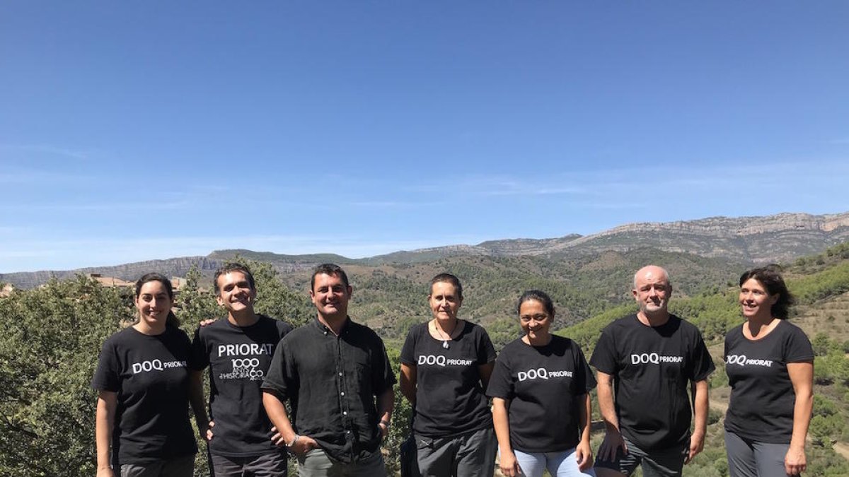 Inspectors del Consell Regulador que treballen per posar en marxa els nous equipaments de control.