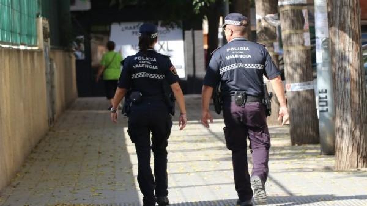Agents de la Policia de València.
