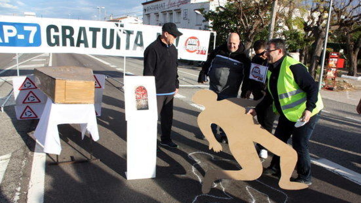 Imatge d'arxiu d'un acte protesta a l'N-340 a Alcanar.