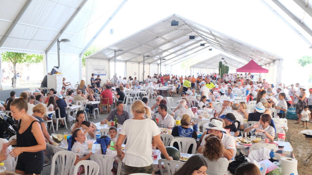 L'acte es va celebrar al magatzem de la Cooperativa.