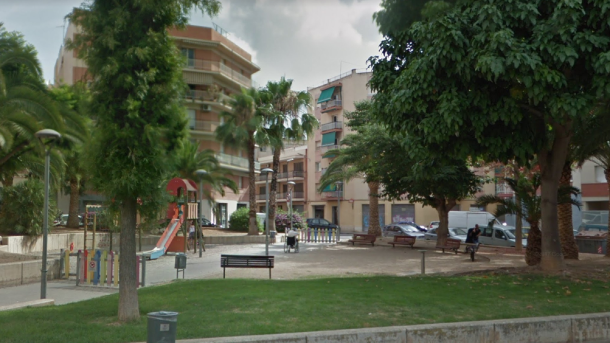 Los Mossos d'Esquadra detuvieron el viernes al presunto agresor en la plaza Horts de Miró.