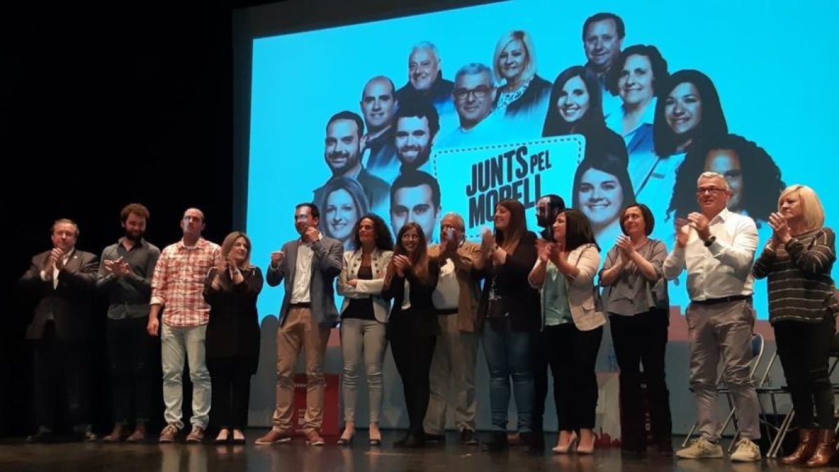 La presentación de la candidatura de Junts pel Morell llenó el Teatro Auditorio.