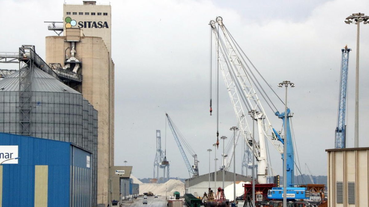 El Port de Tarragona, durant una de les jornades de vaga dels estibadors, ara fa dos anys.