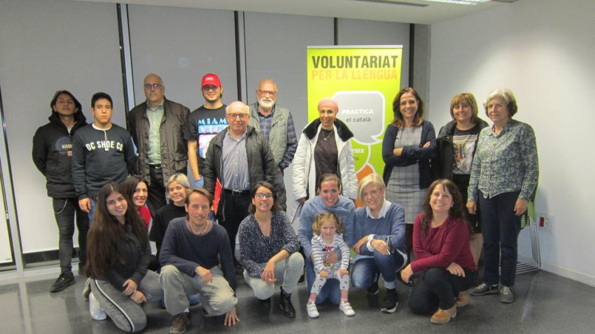 En Cambrils hay alumnos del curso de catalán de nivel básico 3 interesados en encontrar una pareja lingüística.