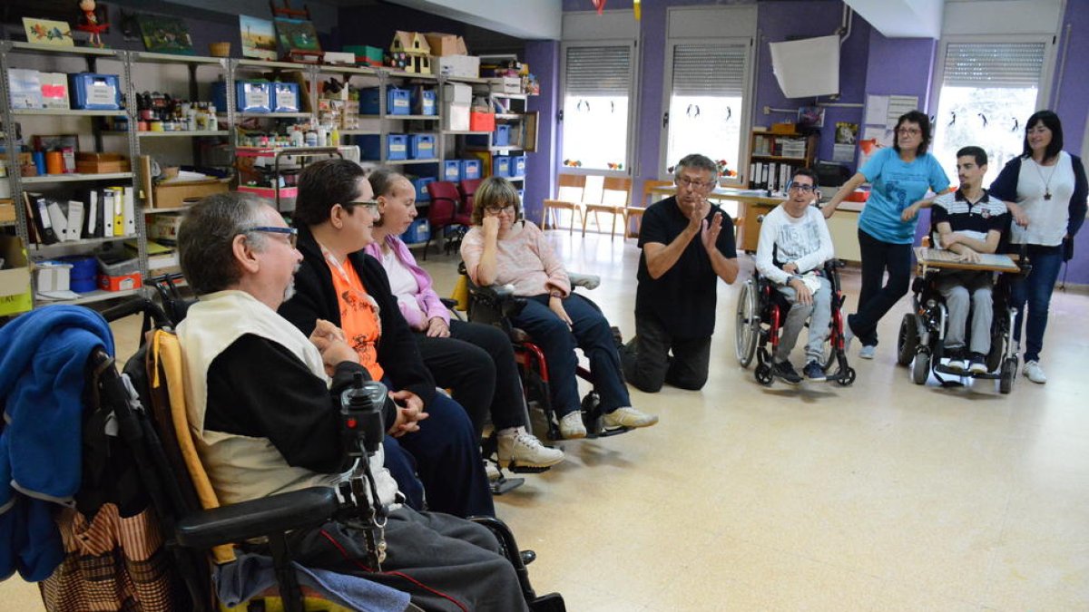 El taller se ha llevado a cabo a en Residencia de discapacitados físicos de Sant Salvador.