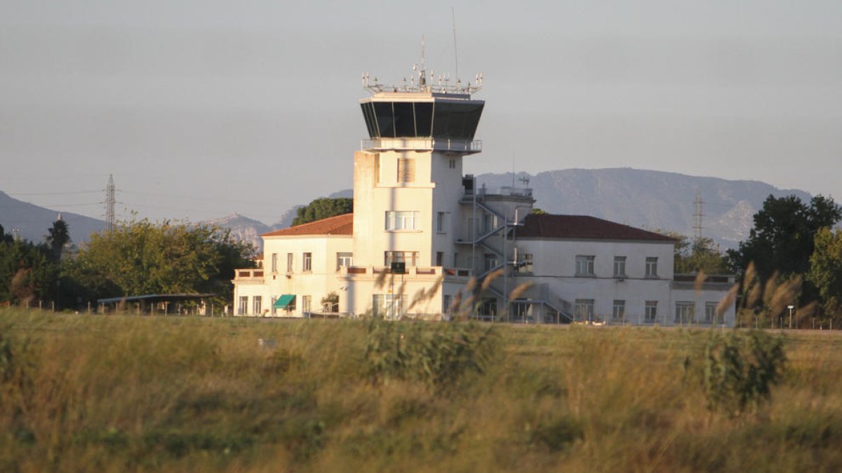 Una imagen de archivo de la torre de control del Aeropuerto de Reus.