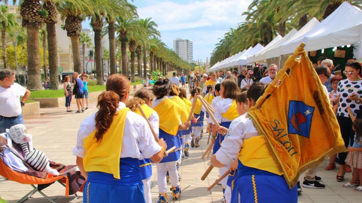 El Ball de Bastons celebra el seu 15è aniversari durant la Festa Major del 30 d'octubre.