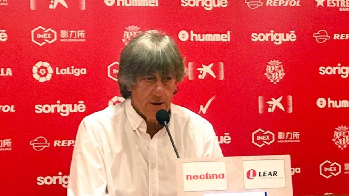 Enrique Martín, durant la roda de premsa prèvia al Nàstic-Mallorca.