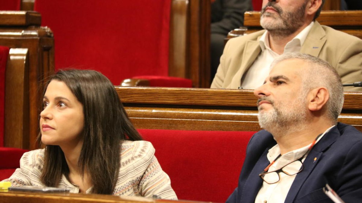 La presidenta de Cs, Inés Arrimadas, amb el portaveu del grup, Carlos Carrizosa.