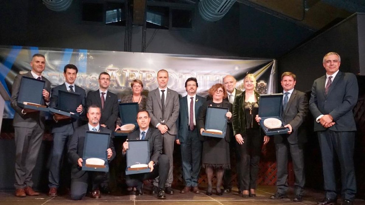 Fotografia de família dels premiats d'enguany.