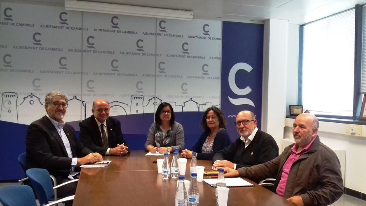 Imatge de Camí Mendoza i  amb el subdelegat del govern.