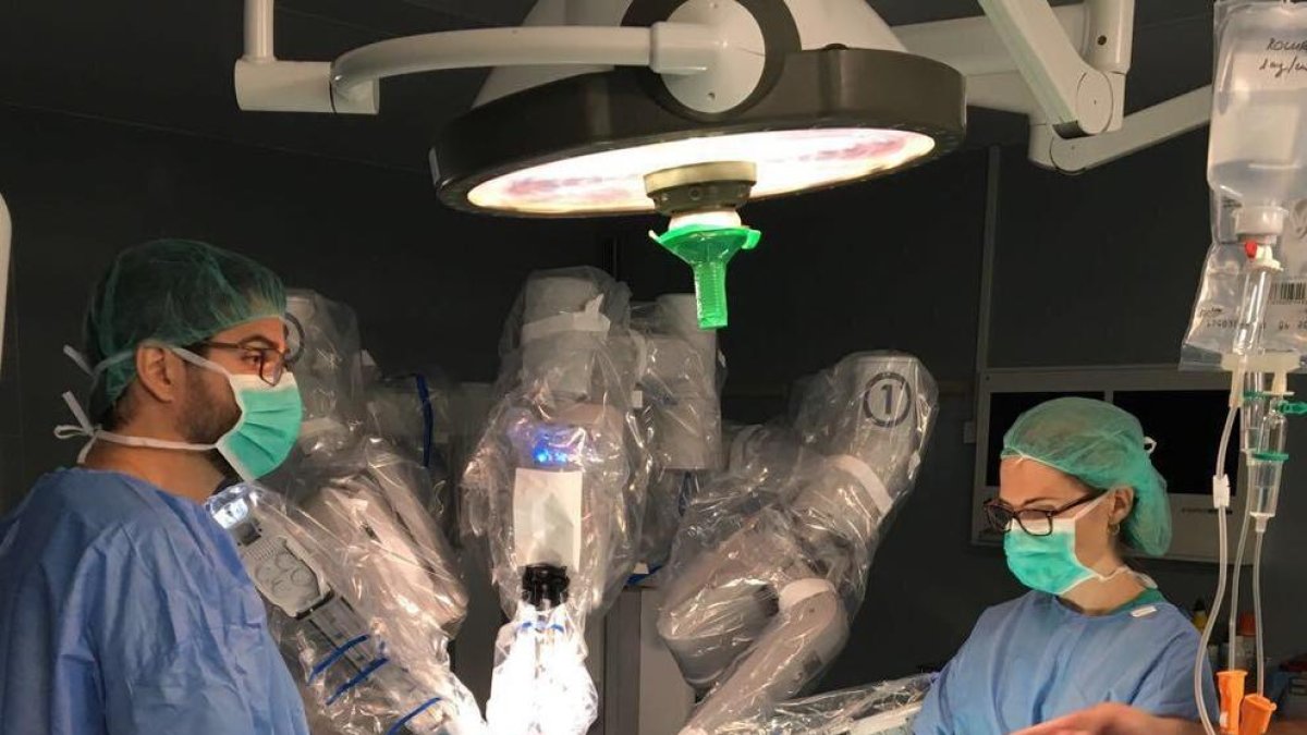 Operació de càncer de pulmó amb el robot DaVinci a l'Hospital Joan XXIII.