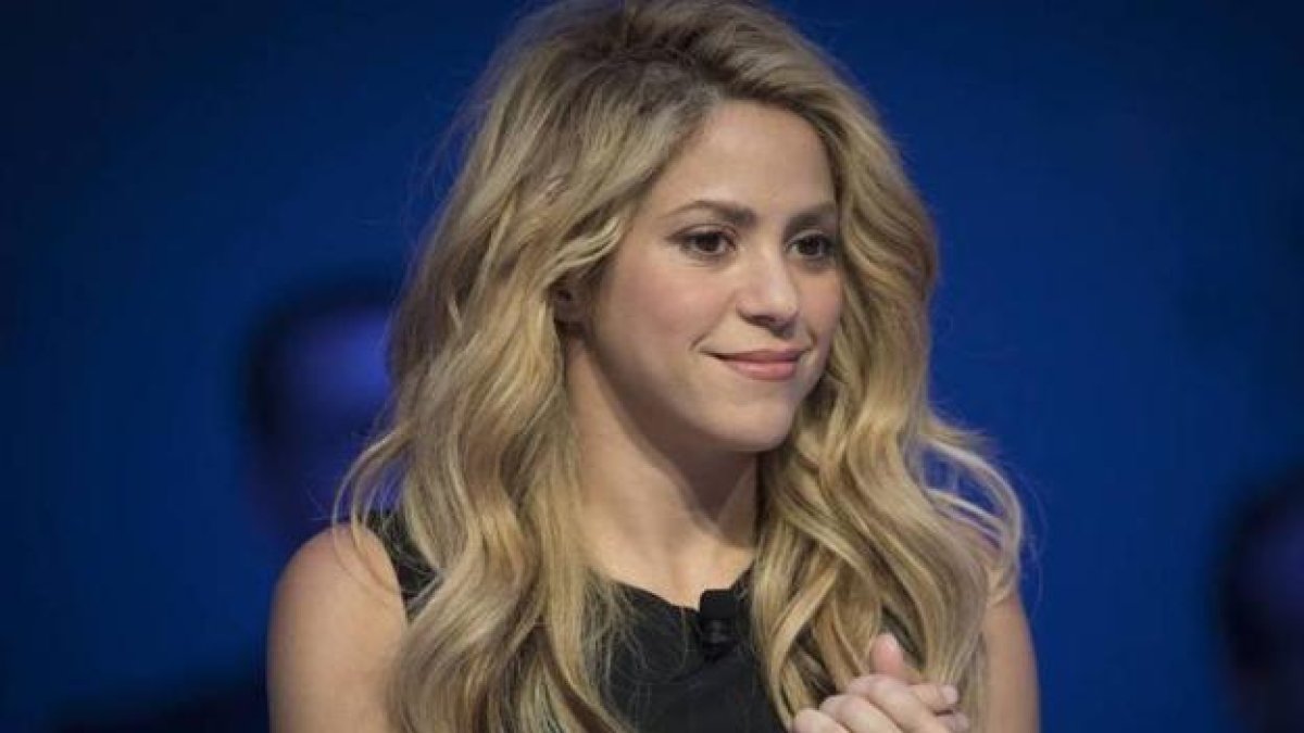 La cantante Shakira acusa la fiscalía de querer estropear su imagen.