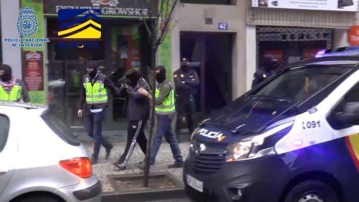 Moment en què la Policia Nacional detè al neonazi de Tarragona